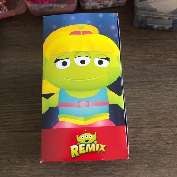 Disney Pixar Toy Story Remix: Alien Barbie & Ken with car - Picture 3 of 6